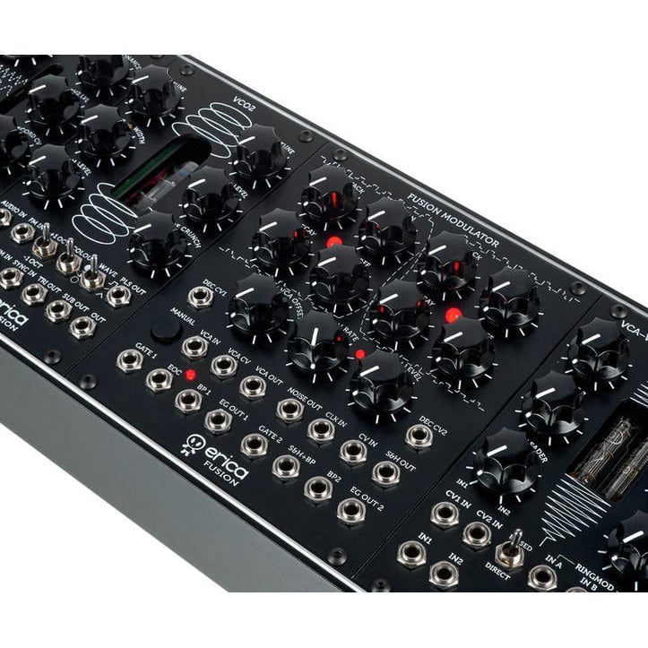 Erica Synths Fusion System II avec couvercle (prise UE)