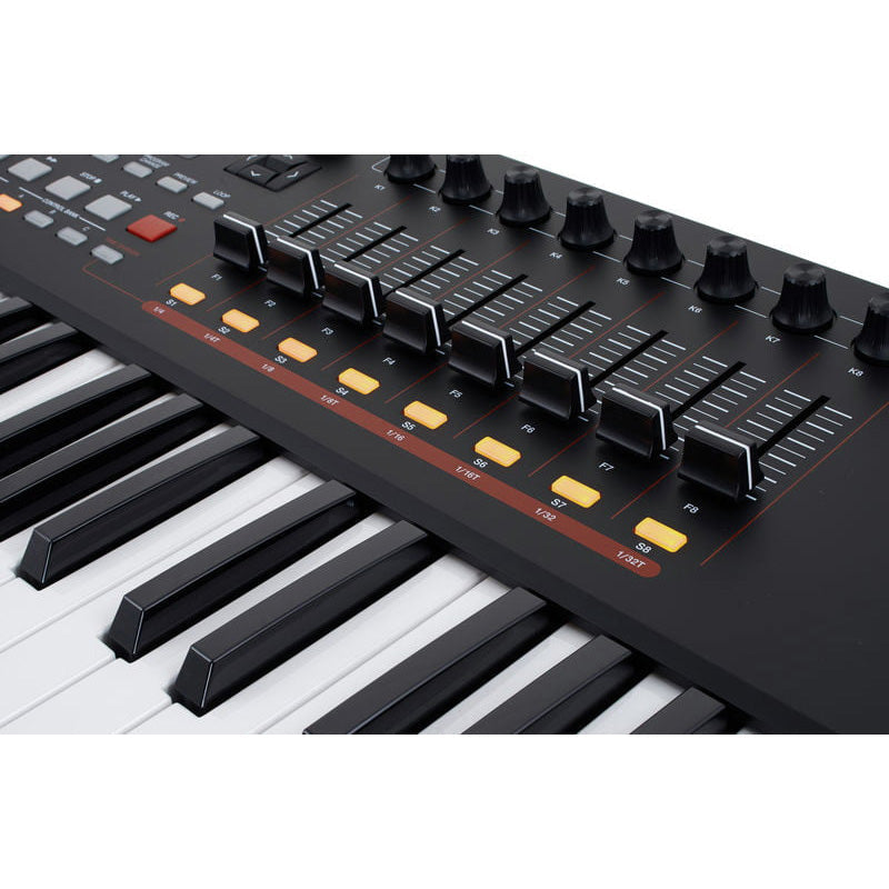 Akai Pro MPK261