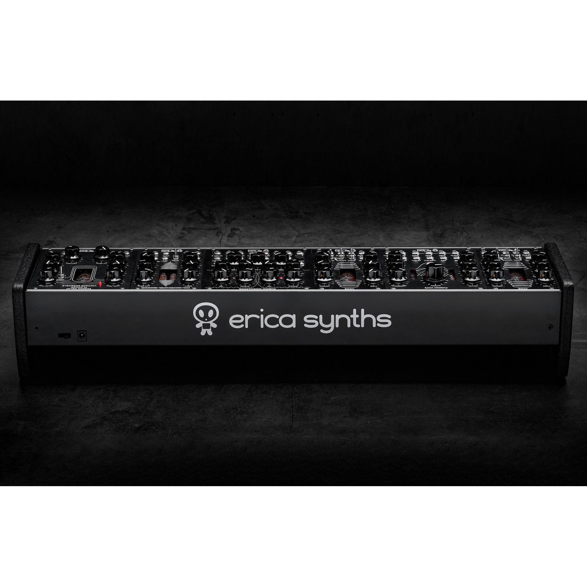 Erica Synths Fusion System II mit Deckel (EU-Stecker)